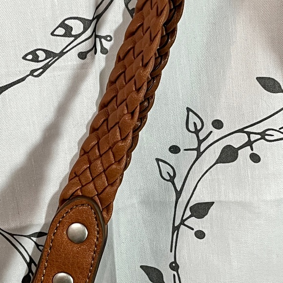 Pre-Owned Relic Shoulder Bag with Woven Straps - Picture 6 of 13